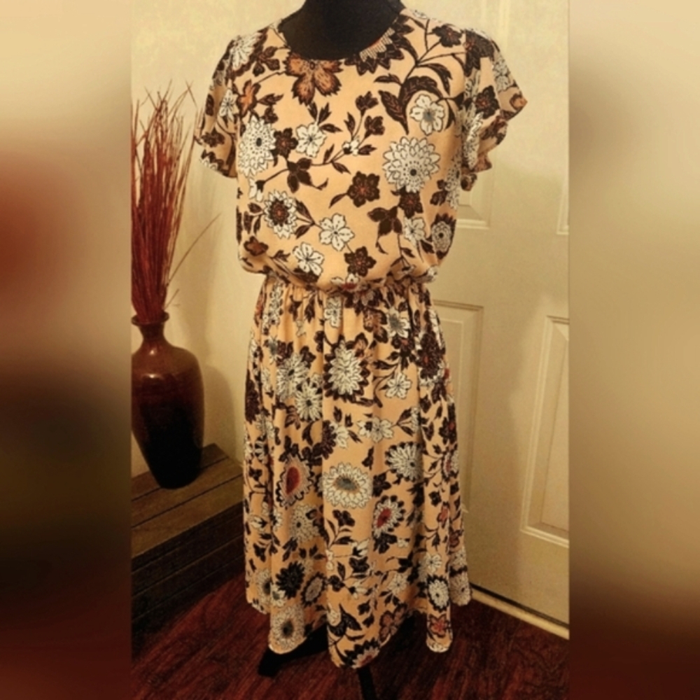 LOFT SPRING/SUMMER FLOWY DRESS